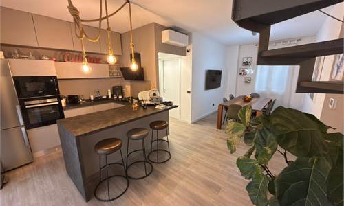 Trilocale con doppi servizi, ottime condizioni