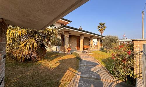 PORZIONE VILLA BIFAMILIARE